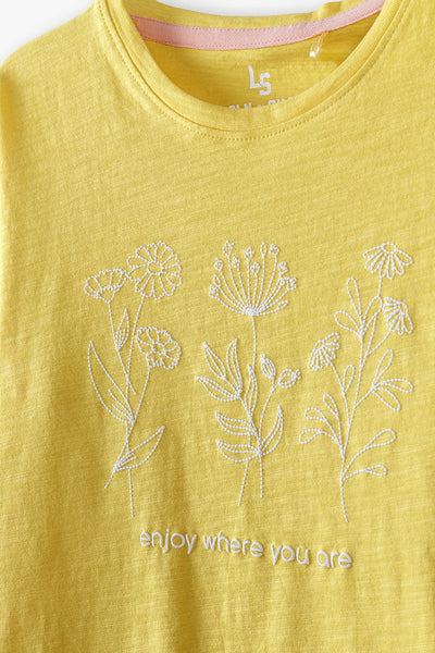 Girls' yellow cotton t-shirt with embroidered flowers